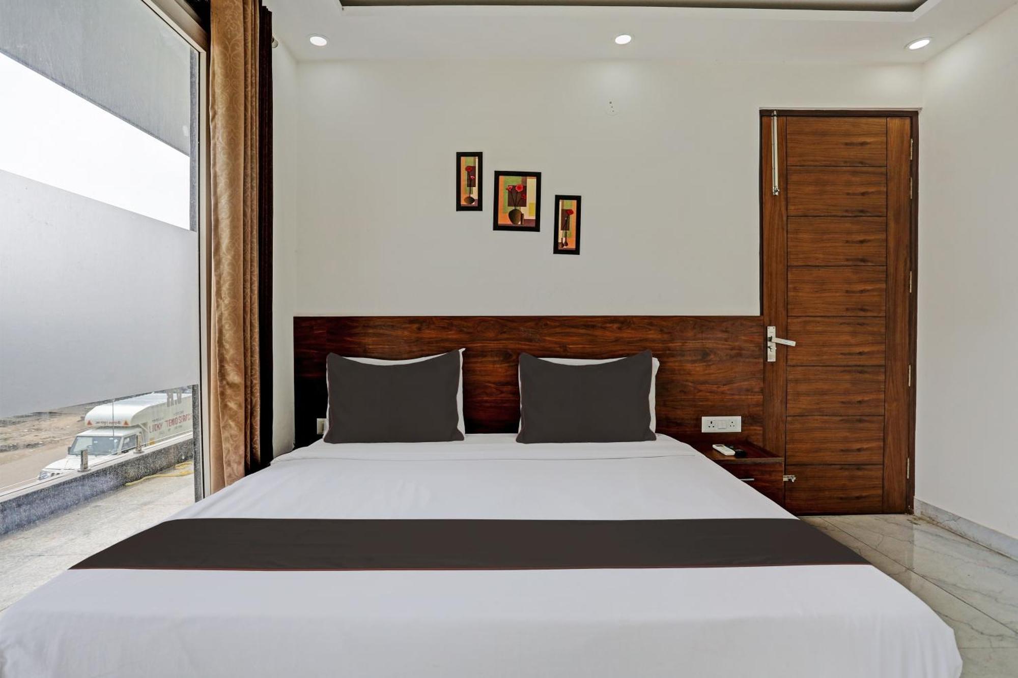 Hotel O Vikrant Residency Gurgaon Exterior photo