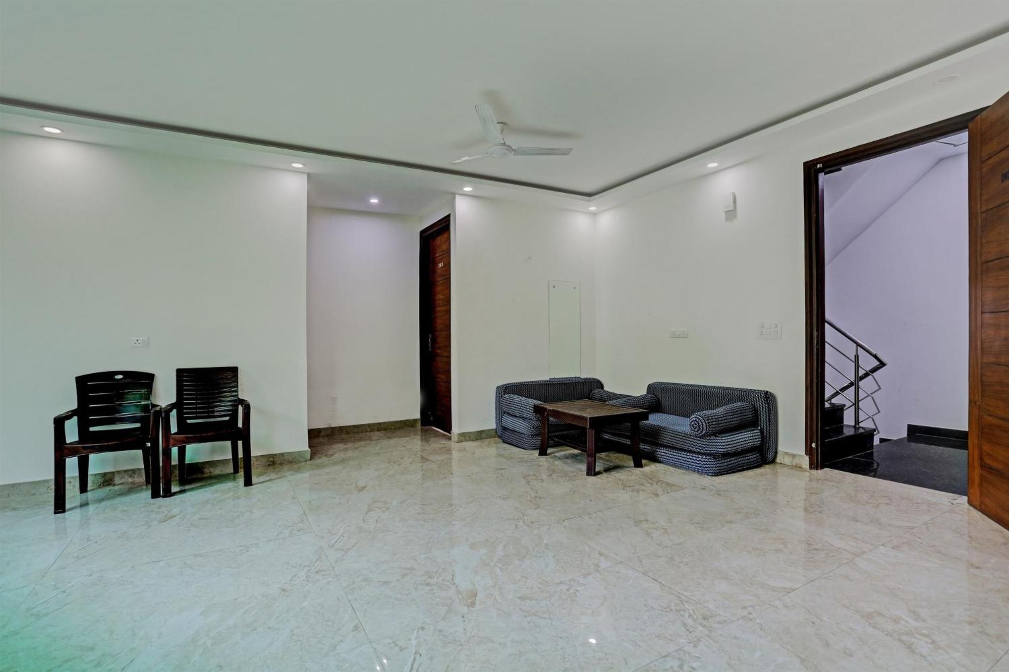 Hotel O Vikrant Residency Gurgaon Exterior photo
